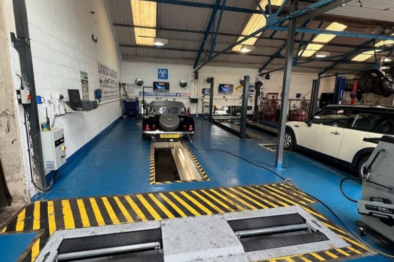 Vehicle diagnostic inspection before MOT at Lowes Garage Worcester (1)